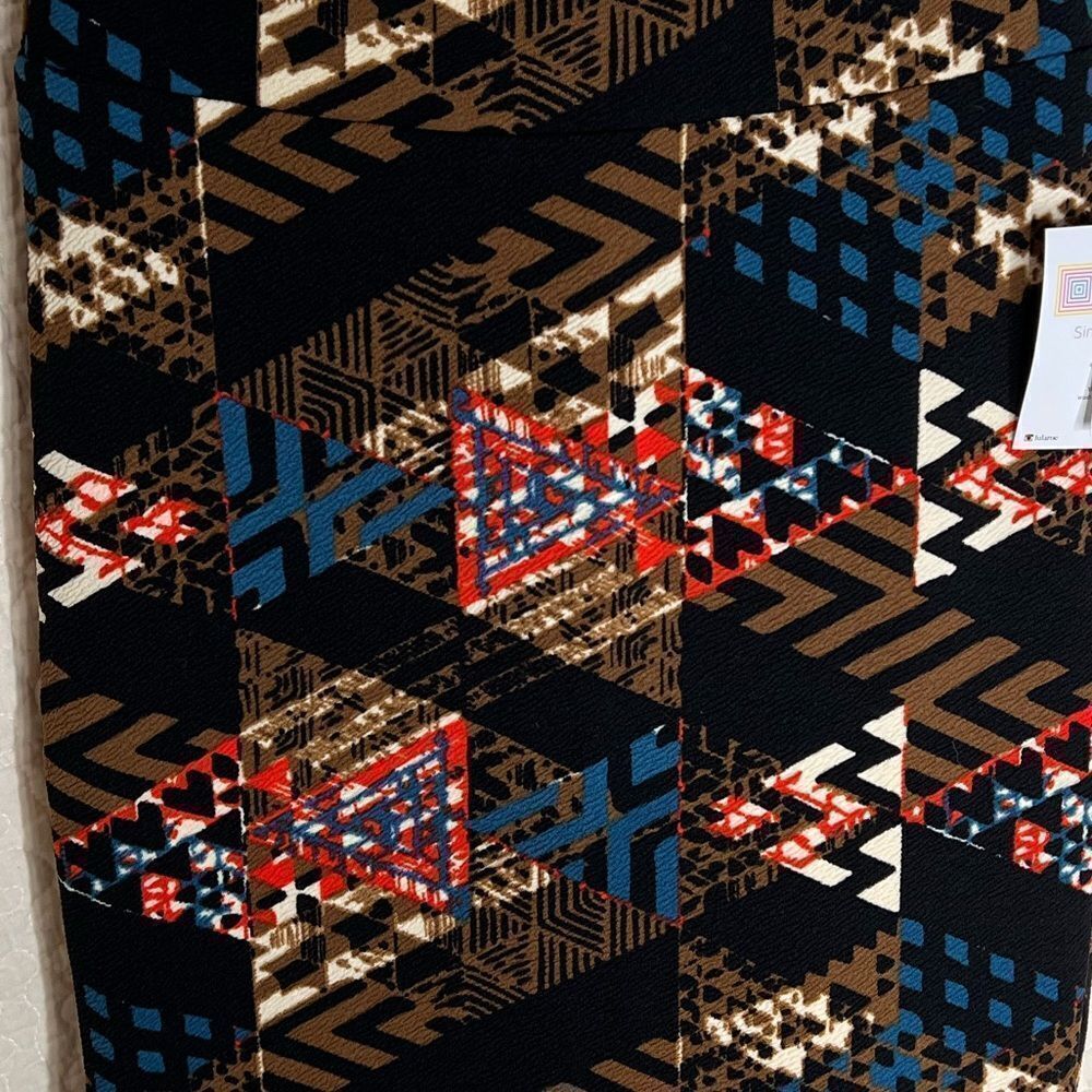 NWT LulaRoe Cassie Skirt - Picture 3 of 4